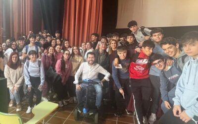 Jóvenes de Nerja descubren el valor de la Constitución Española