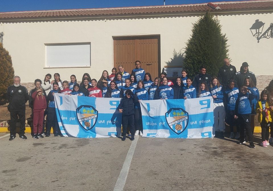 Las jugadoras infantiles y cadetes del CD Nerja viajan a Madrid para un histórico partido