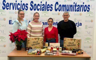 El Ayuntamiento de Nerja reparte 75 cestas de Navidad a familias necesitadas