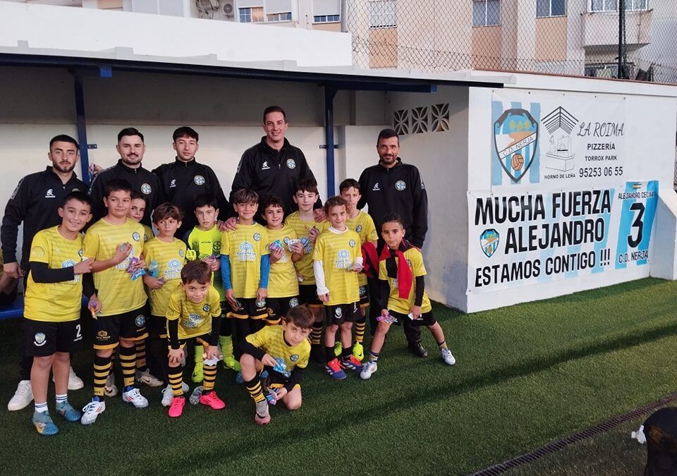 El CD Nerja invita a su afición y une generaciones en el Pepe Luis Bobadilla