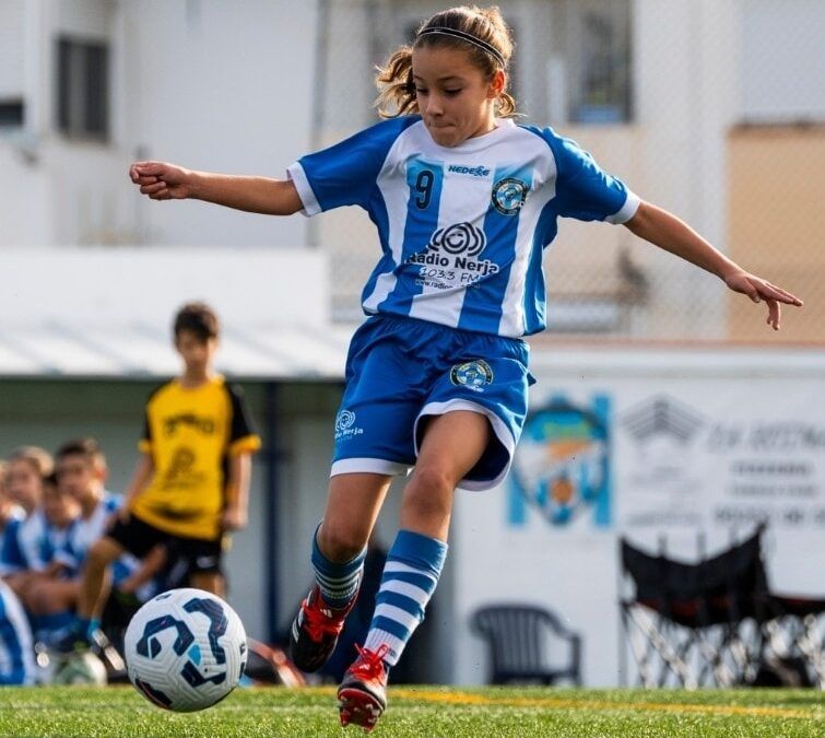 Ana, primera jugadora nerjeña convocada para el Campeonato de Andalucía