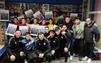 El equipo infantil femenino del CD Nerja celebra su título de liga con un homenaje especial