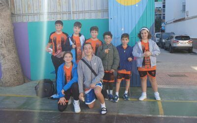 El Mini CD Nerja Baloncesto lucha con coraje en su partido de liga