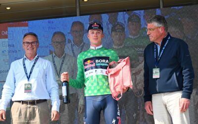Maxim Van Gils conquista Nerja y lidera la Vuelta a Andalucía