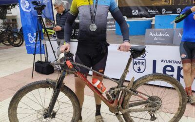El ciclista de X-Bike Nerja, Juan Muñoz, completa con éxito La Leyenda de Tartessos 2025