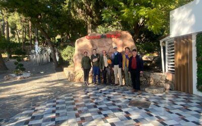 Expertos de la Fundación Bradshaw visitan la Cueva de Nerja para estudiar su arte rupestre