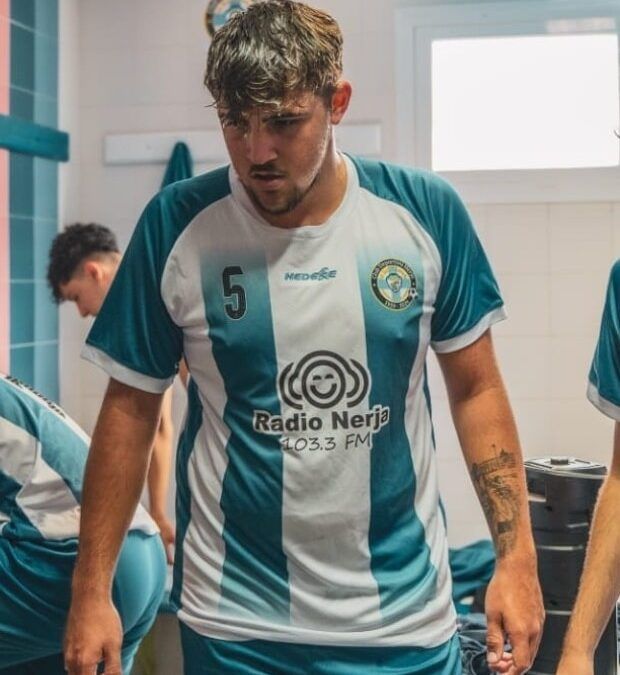 El CD Nerja sigue apostando por su cantera en el primer equipo