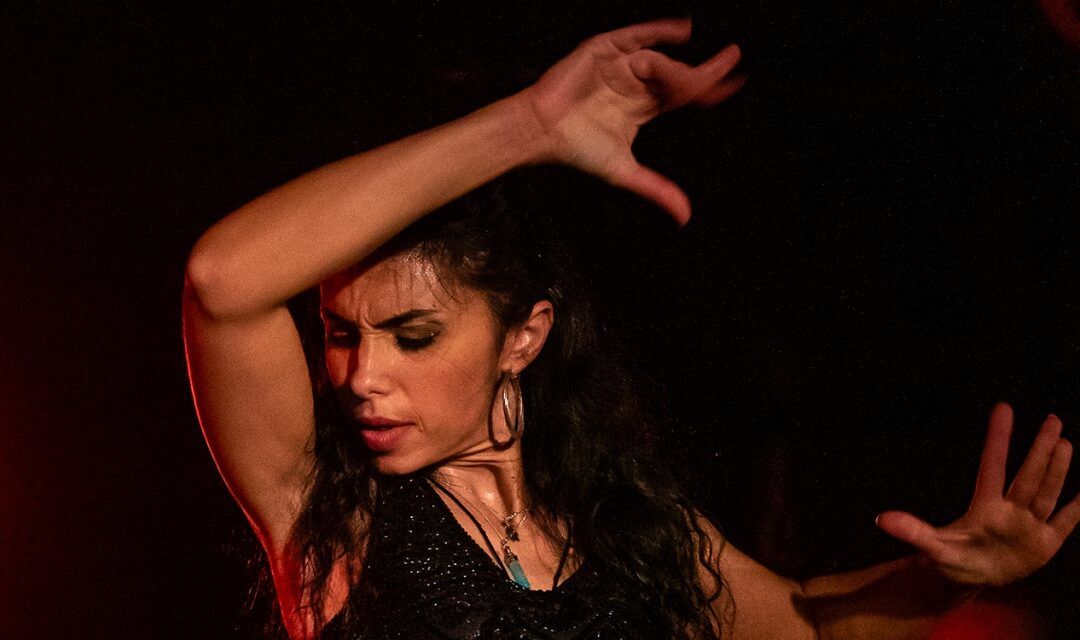 Sabrina Romero nos brinda su arte flamenco en Nerja
