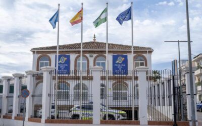 El Pleno reconoce la labor de cuatro agentes de la Policía Local