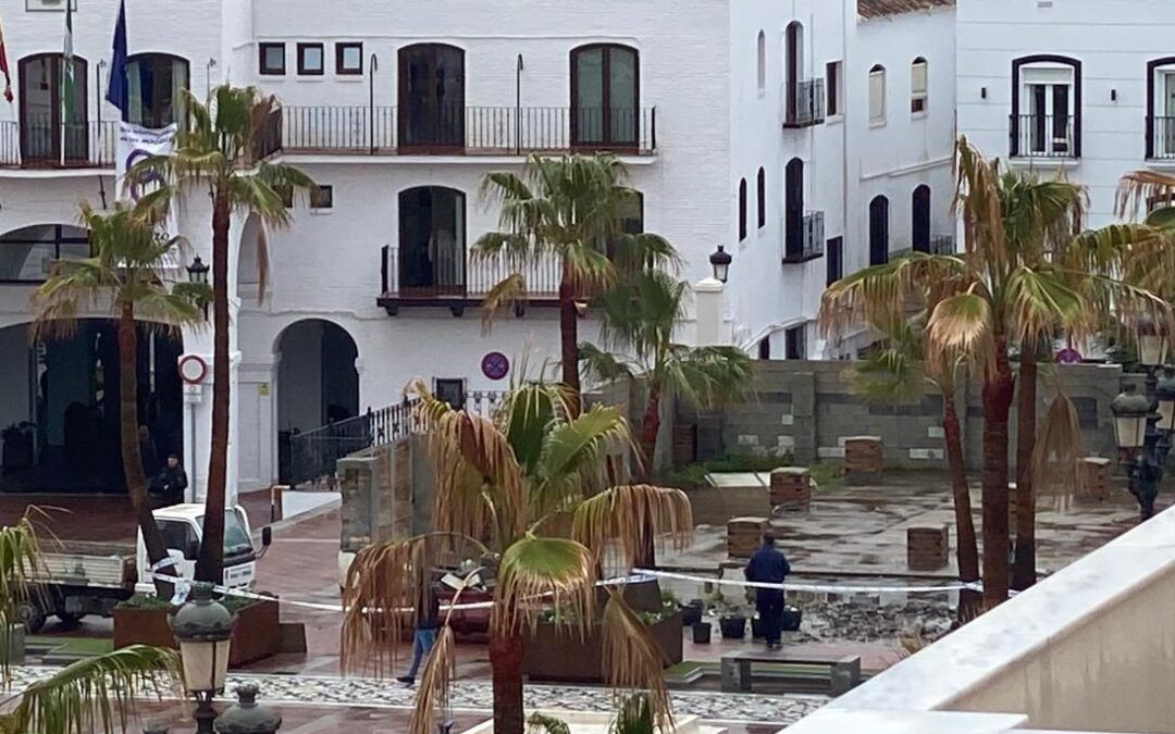 Derrumbe de un muro junto al Ayuntamiento