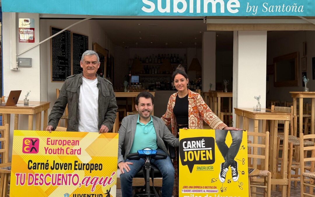 Nerja impulsa el Carné Joven Europeo con descuentos en más de 40 comercios locales