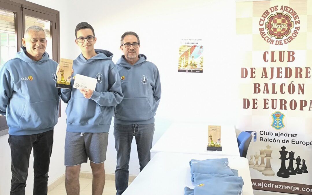 Jacobo Villasclaras, de solo 15 años, gana el XVIII Torneo Local de Ajedrez