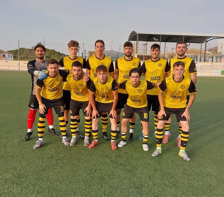 El CD Nerja muestra garra y futuro a pesar del resultado en su visita a Villanueva del Rosario