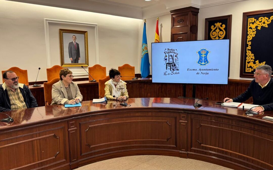 El Ayuntamiento de Nerja y la Peña Flamenca La Soleá refuerzan su colaboración