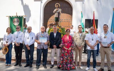 San Isidro vuelve a su ermita tras una jornada de homenaje y tradición en Nerja
