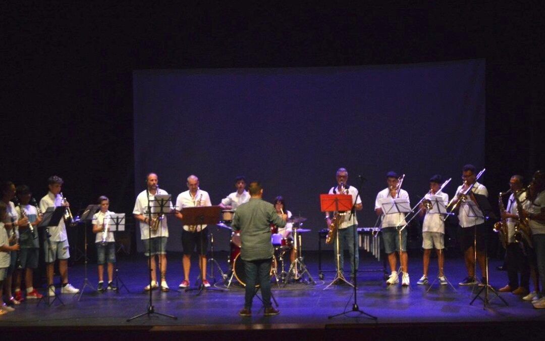 La Escuela de Música celebra su fin de curso con diplomas y concierto