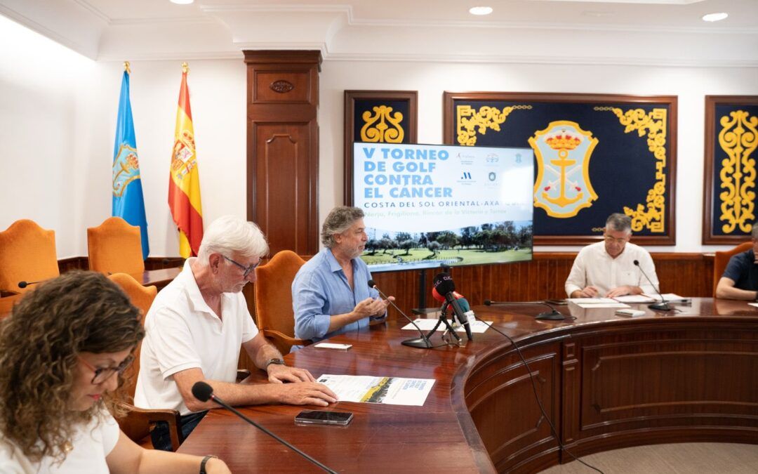 Nerja presenta el V Torneo de Golf Contra el Cáncer