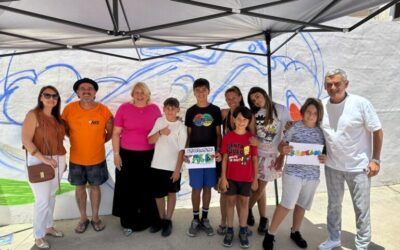 Jóvenes de Nerja exploran el arte urbano en un taller de graffiti