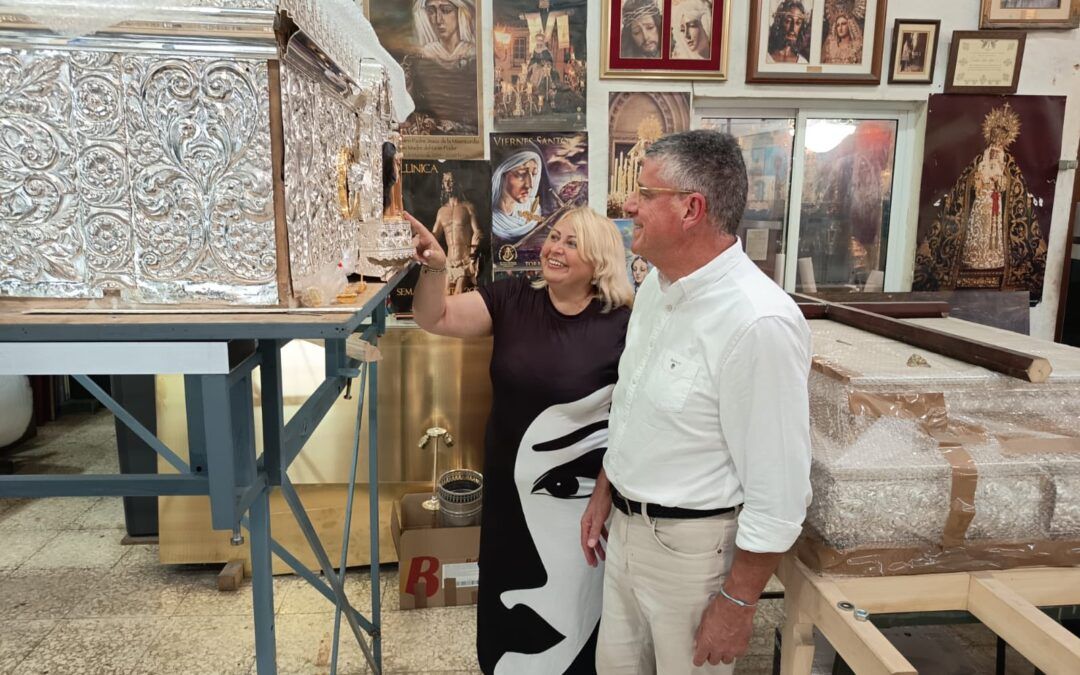 El trono de la Virgen de las Maravillas, en proceso de restauración