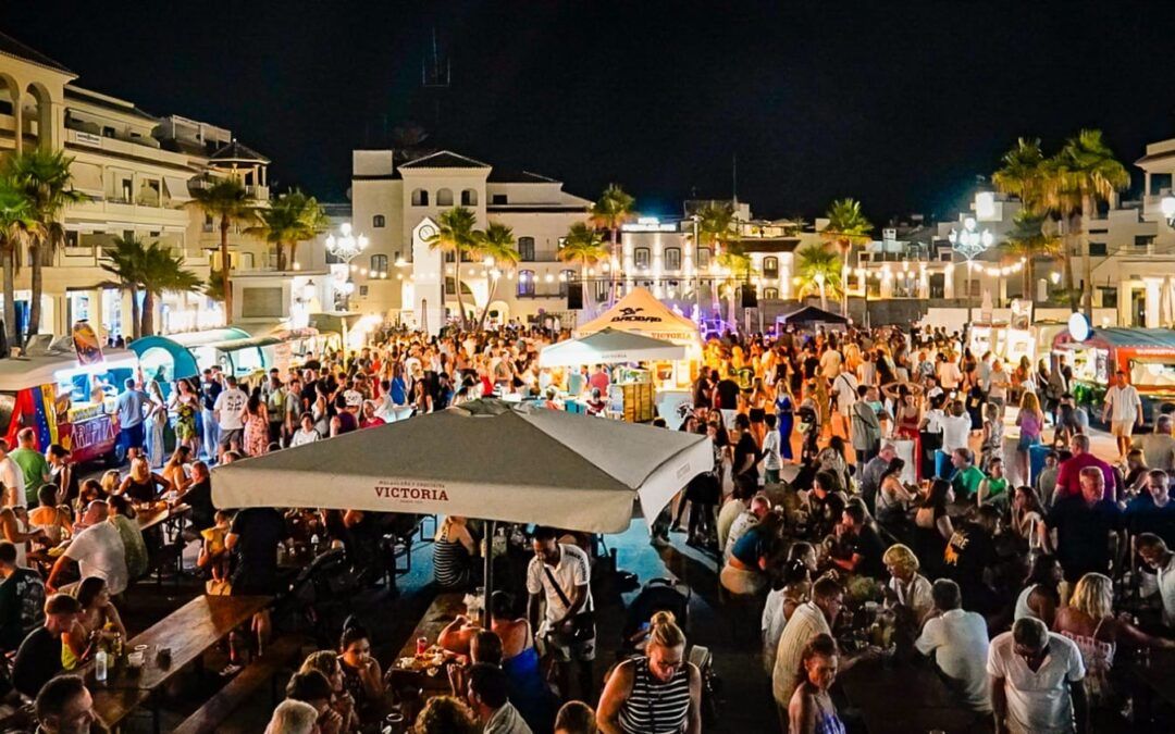Gran acogida al Food Truck en la Plaza de España