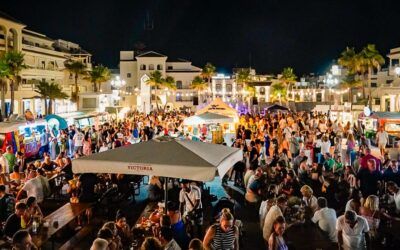 Gran acogida al Food Truck en la Plaza de España