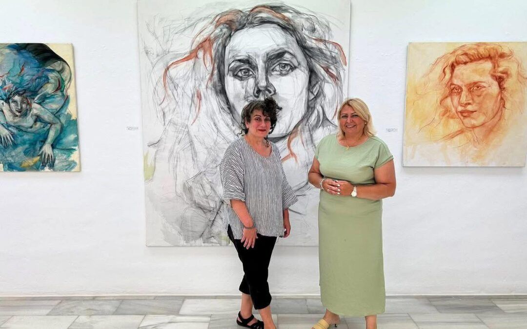Sofía G. Ruiz expone su arte más libre y vibrante en la Sala Municipal