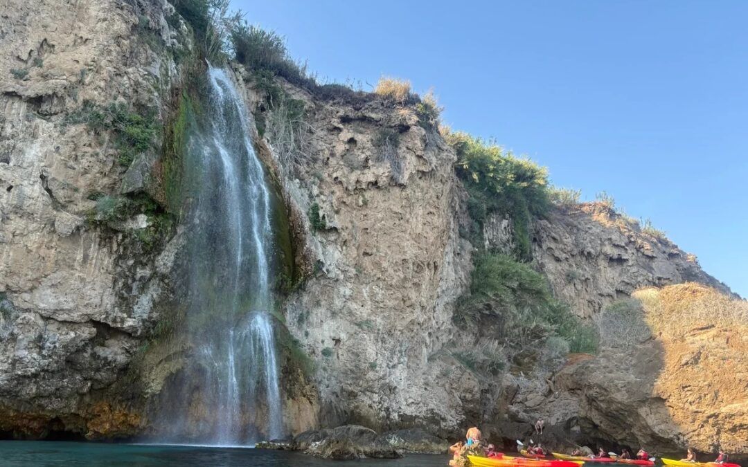 Fallece un turista mientras realizaba la ruta en kayak a la Cascada de Maro