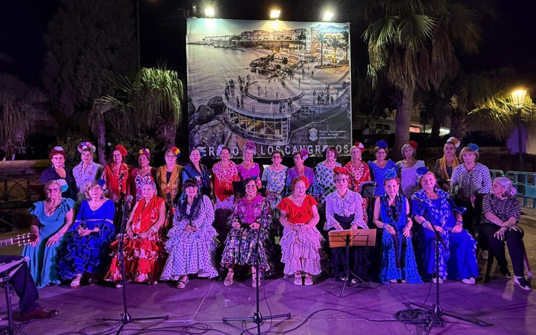 La Plaza de los Cangrejos disfrutó de una noche mágica con los coros en Nerja