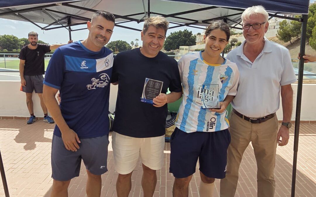 Gran éxito del IV Torneo de Pádel solidario a beneficio de la AECC de Nerja
