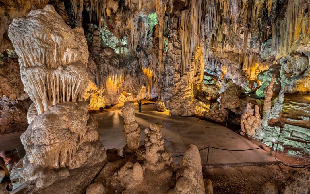 La Cueva de Nerja alcanza casi 200.000 visitantes este verano