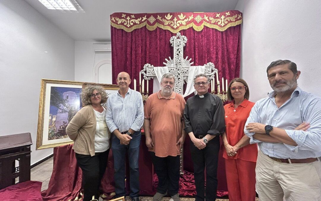 Nerja inaugura una exposición en honor a sus Santos Patronos por la Feria 2025