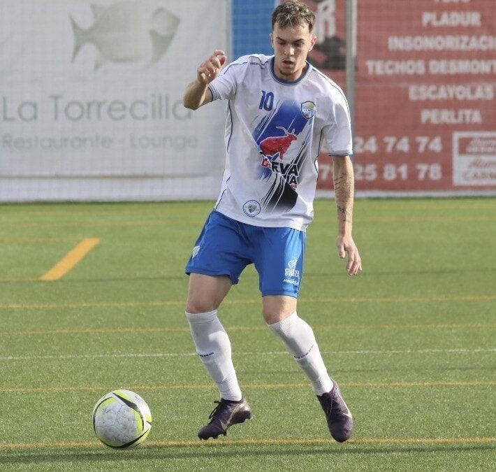 El CD Nerja abre reservas al público para adquirir sus nuevas equipaciones oficiales