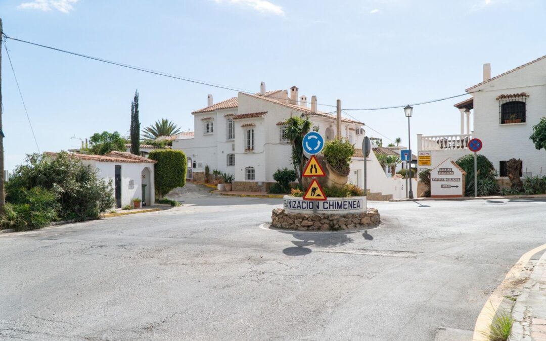 Comienzan las obras de reurbanización en la Avenida Chimenea de Nerja