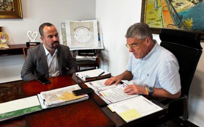 El alcalde recibe al nuevo presidente de la Asociación de Empresarios de Nerja, Raúl Rivas