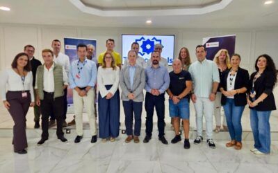 Cruz Roja Nerja celebra su primer desayuno empresarial para fomentar el empleo local