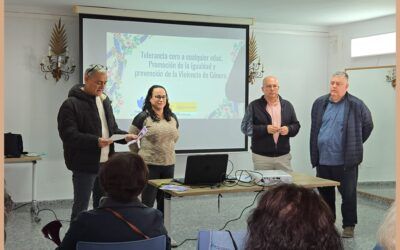 Charla sobre igualdad de género en personas mayores dentro del programa del 25N