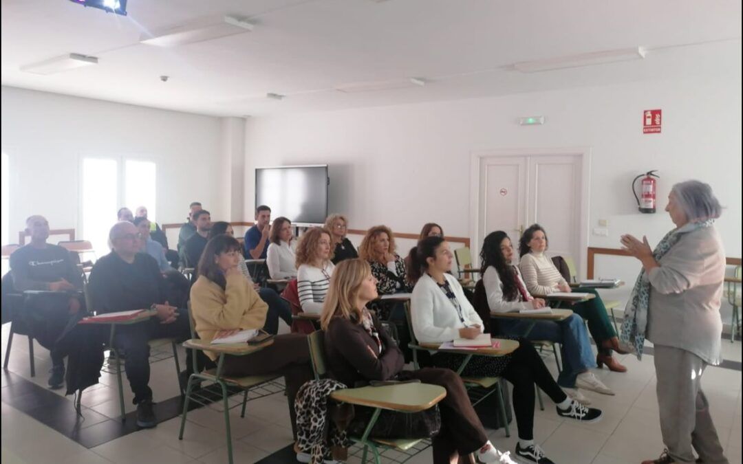 Formación especializada para mejorar la detección de violencia de género en mujeres mayores en Nerja