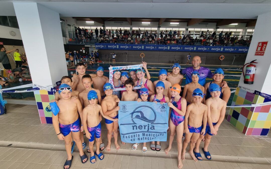 Nerja inaugura el XX Circuito Provincial de Natación con seis podios locales