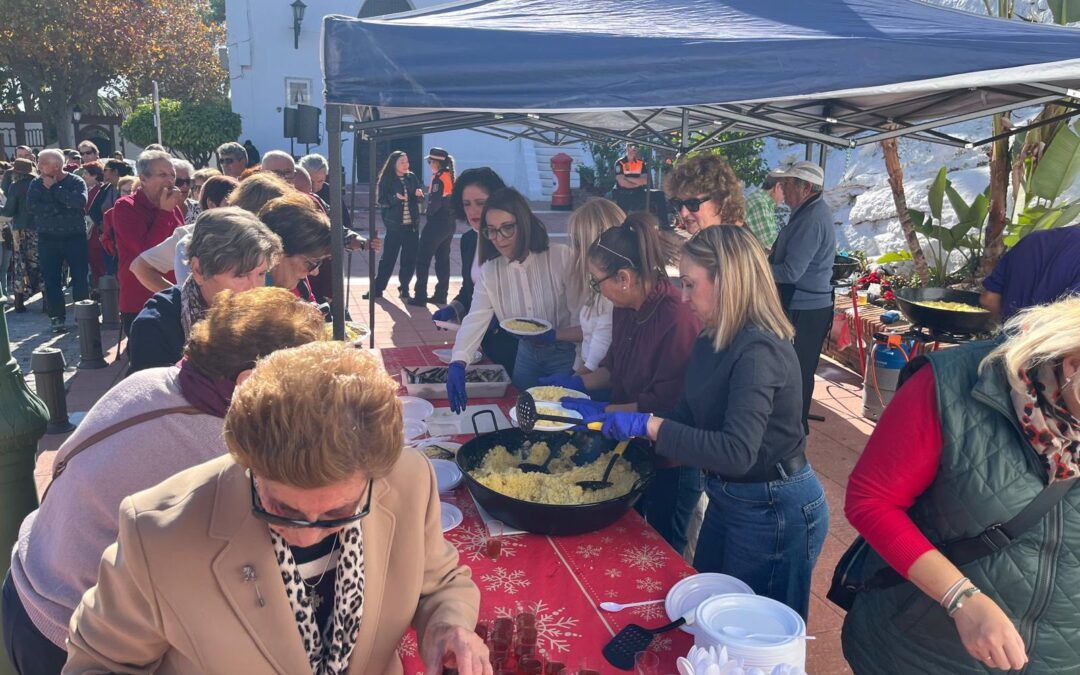 Maro celebra su Día de las Migas con una multitudinaria y animada degustación