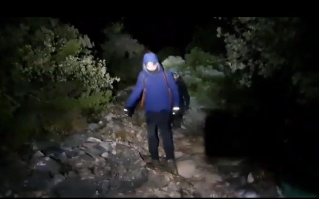 El GREIM rescata a dos jóvenes en el Pico Navachica por falta de iluminación