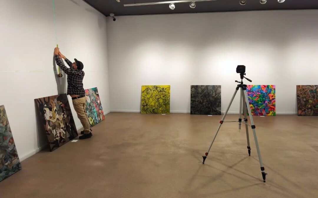 El Museo de Nerja inaugura 2026 con la exposición “El arte de desaparecer”, de Germán Bandera