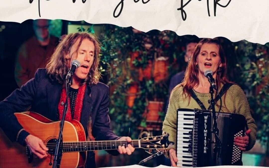 John and Lynne Ward ofrecen un concierto de música folk en el Museo de Nerja