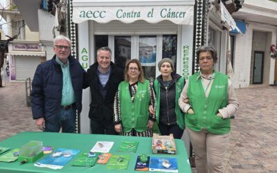 La AECC de Nerja instala mesas informativas por el Día Mundial contra el Cáncer