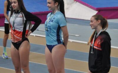 Trops-Cueva de Nerja obtiene 11 medallas en el Campeonato de Andalucía Sub16 de Short Track