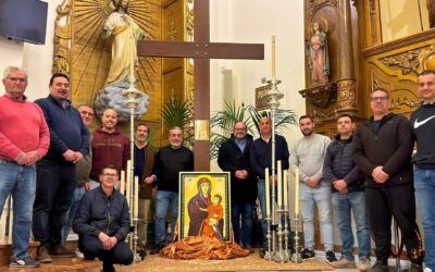 La Cruz de la Juventud llega a Nerja en su recorrido por la Axarquía
