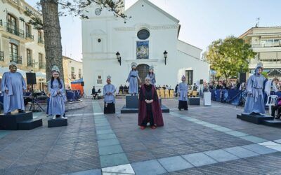 Nerja revive con éxito los Pasos de la Puebla en el Balcón de Europa