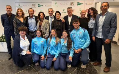 El Club Nerja de Atletismo recibe el Premio a la Promoción Deportiva en la gala andaluza