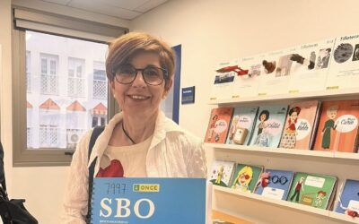 La nerjeña Lucía Muñoz rompe barreras: su novela ya se lee en Braille gracias a la ONCE