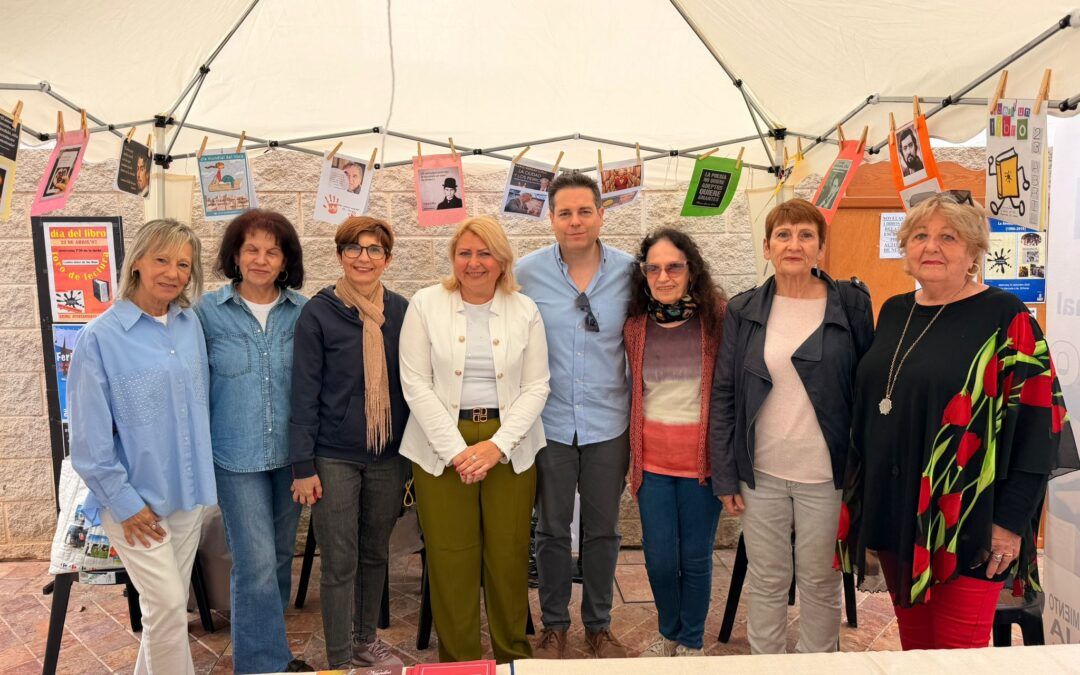 Nerja celebra el Día del Libro reconociendo el talento de sus escritores locales