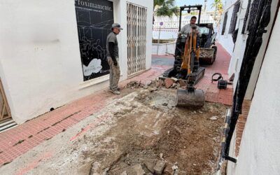 Renovación en calle Gómez para mejorar infraestructuras junto al Balcón de Europa